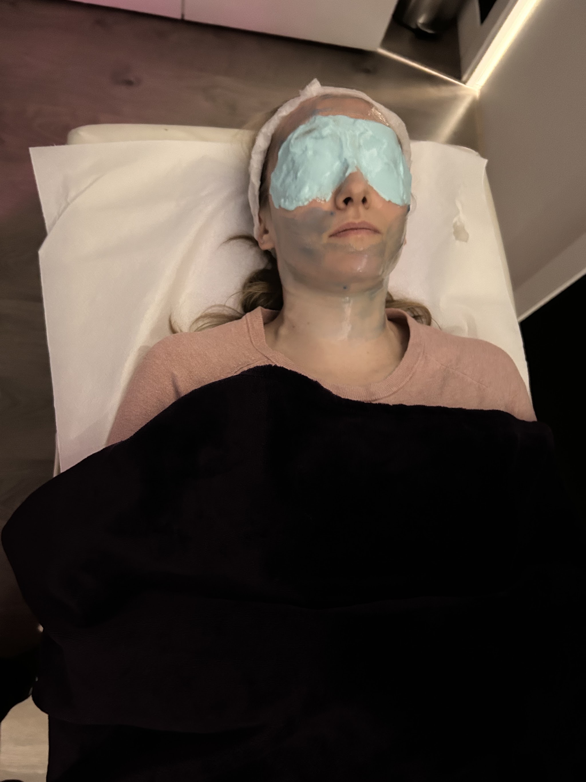 Trattamento viso con maschera nel centro